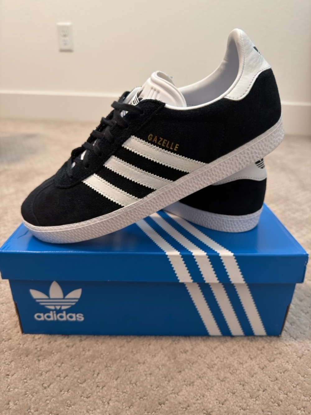 NWB Adidas Gazelle 3 in Black, White & Gold Accent - 6.5Y Women’s 7.5 (see note)